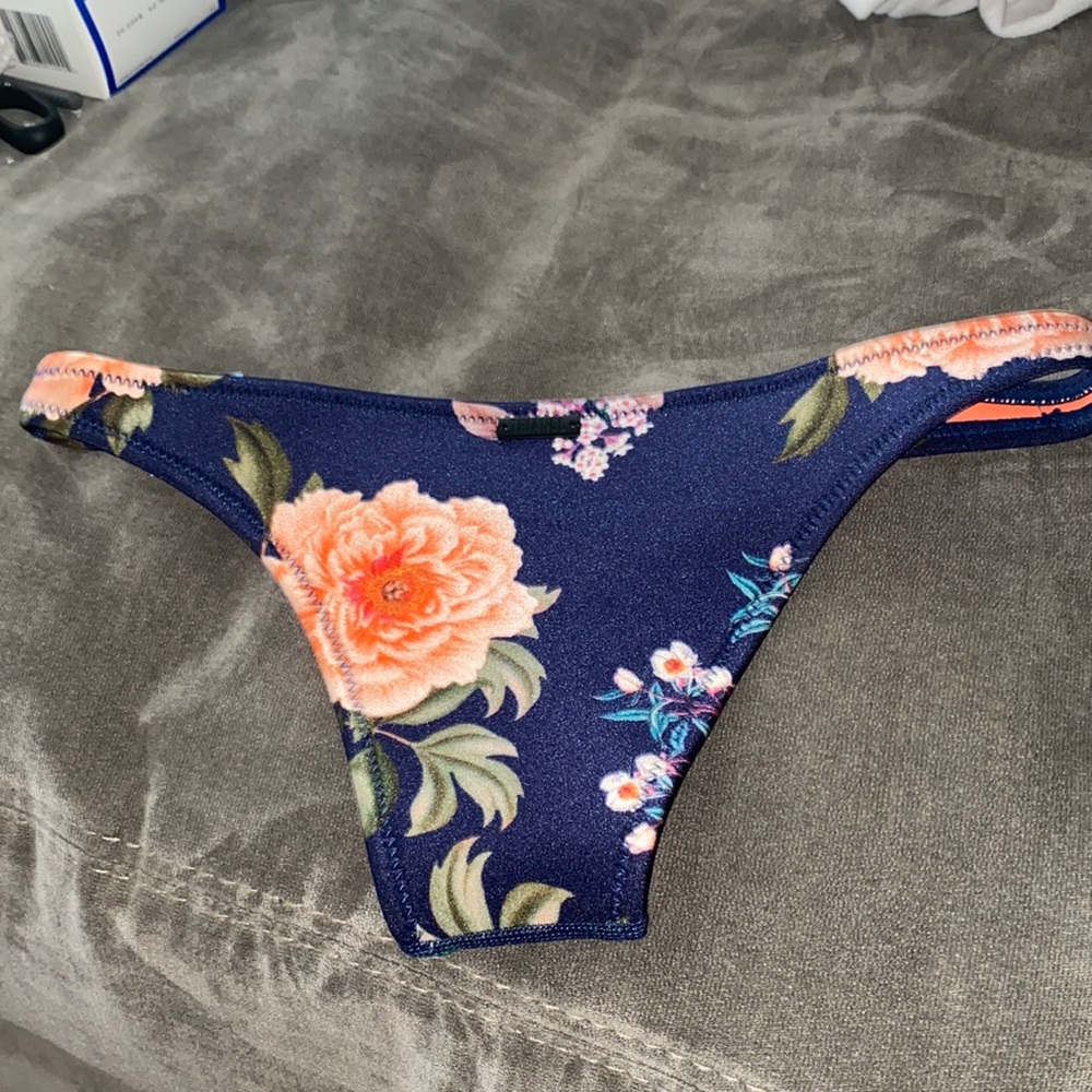 TRIANGL scuba bikini bottom XS